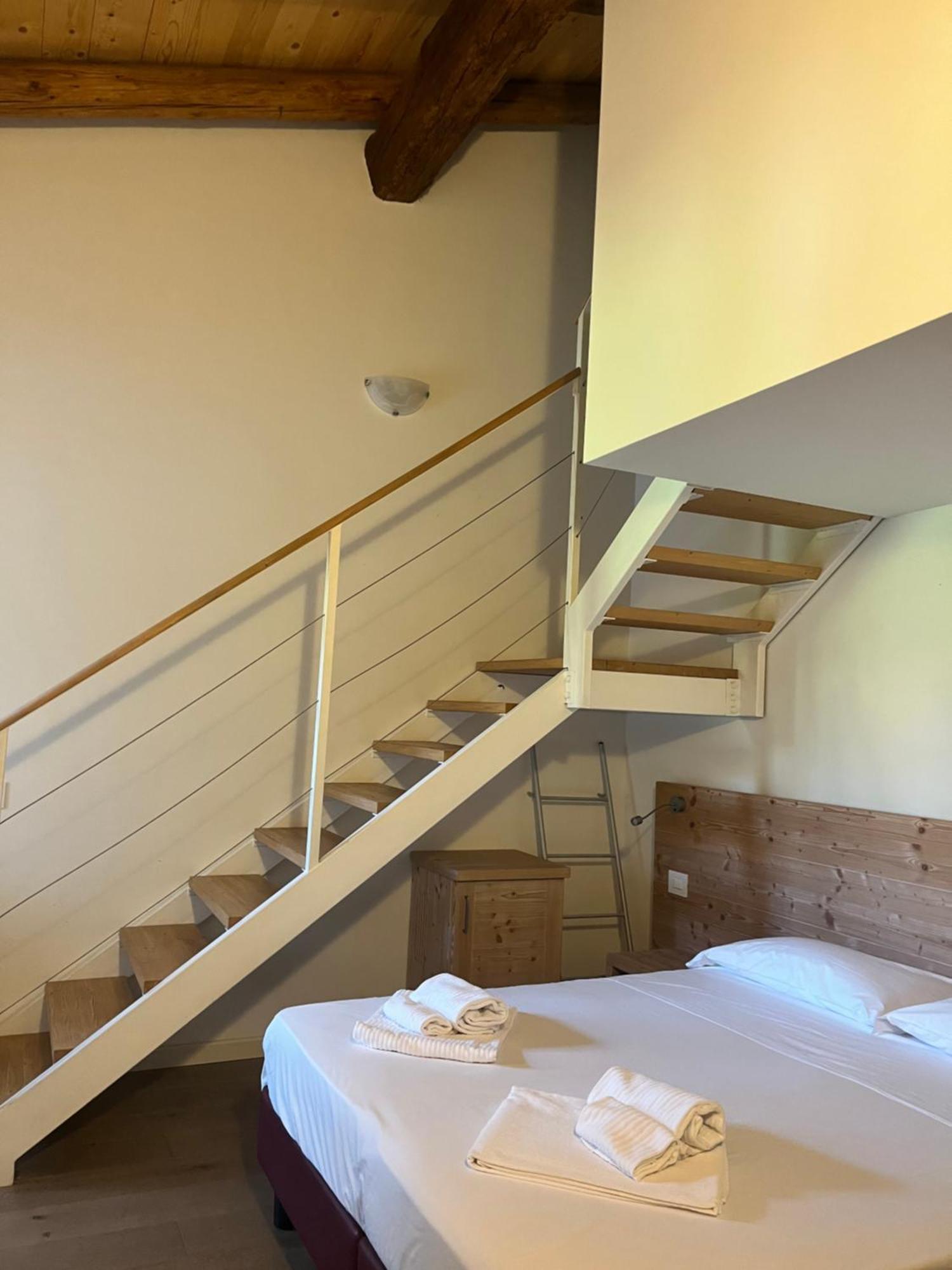 Colle Ameno Room And Breakfast Rovereto  Exterior foto
