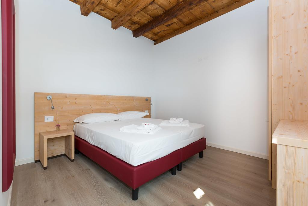 Colle Ameno Room And Breakfast Rovereto  Quarto foto