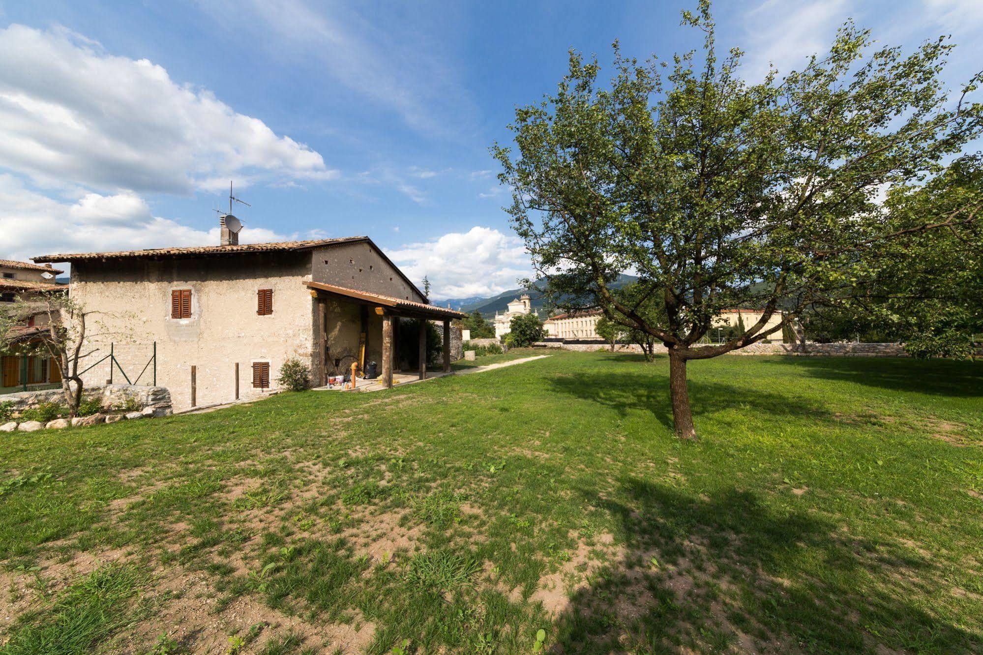 Colle Ameno Room And Breakfast Rovereto  Exterior foto